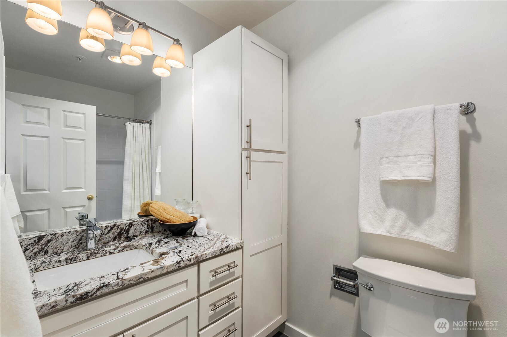 524 6th Avenue W Seattle WA 98119