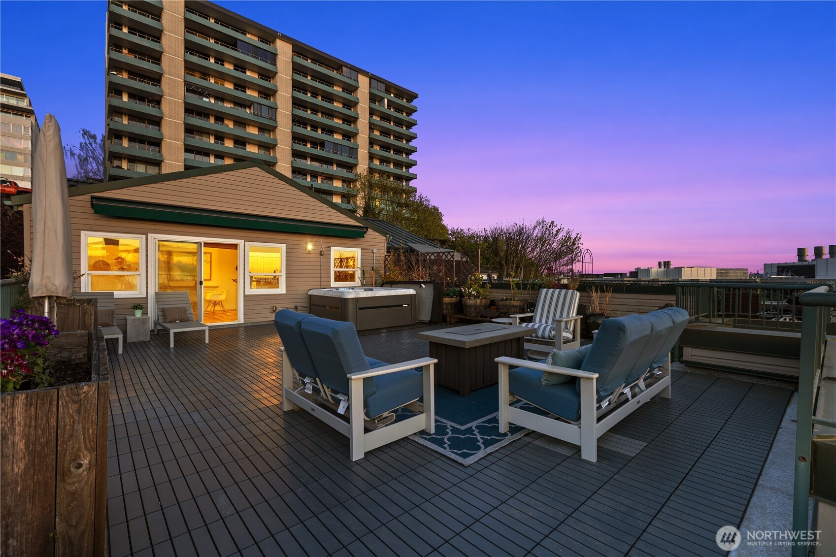 524 6th Avenue W Seattle WA 98119
