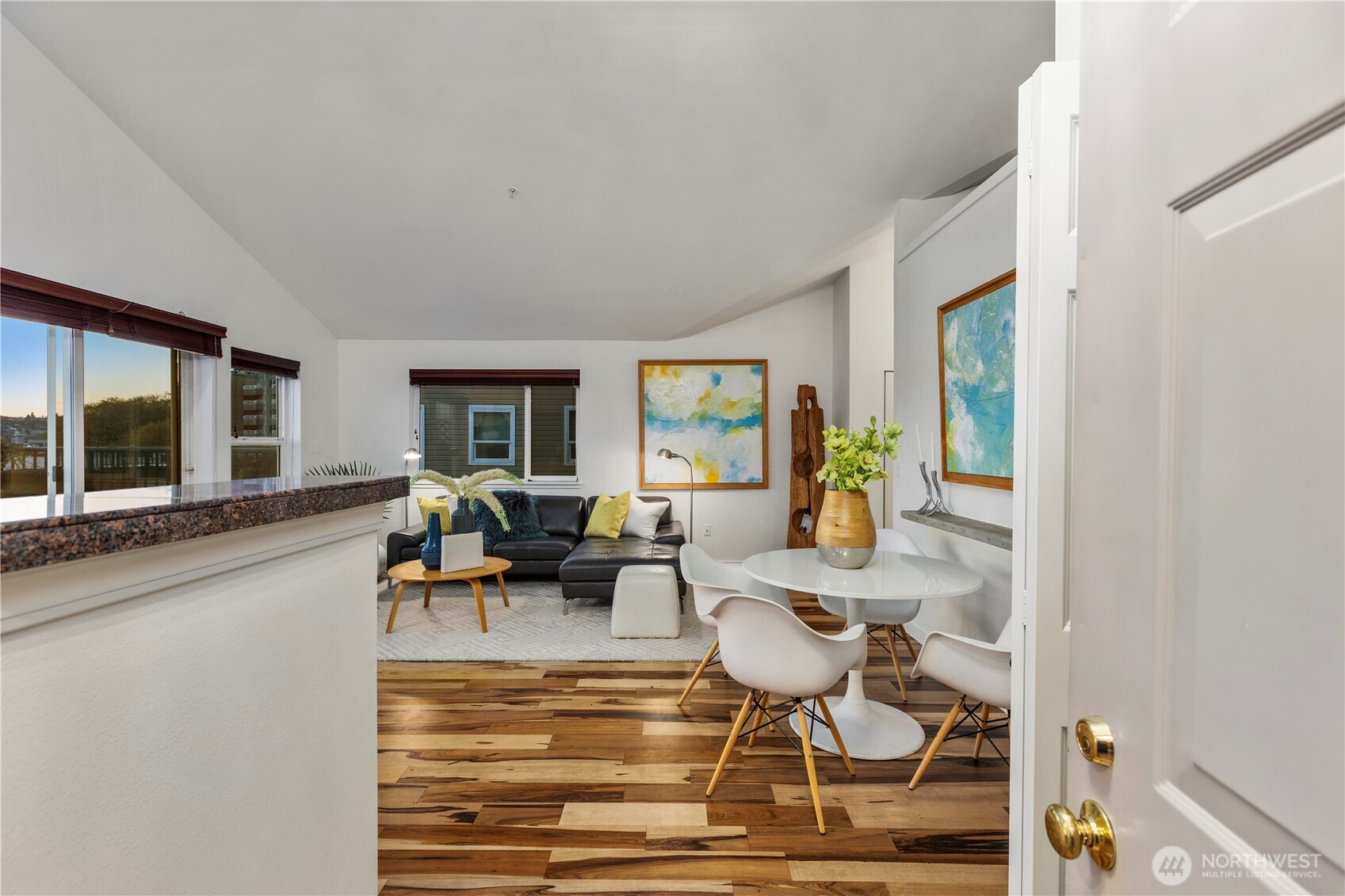 524 6th Avenue W Seattle WA 98119
