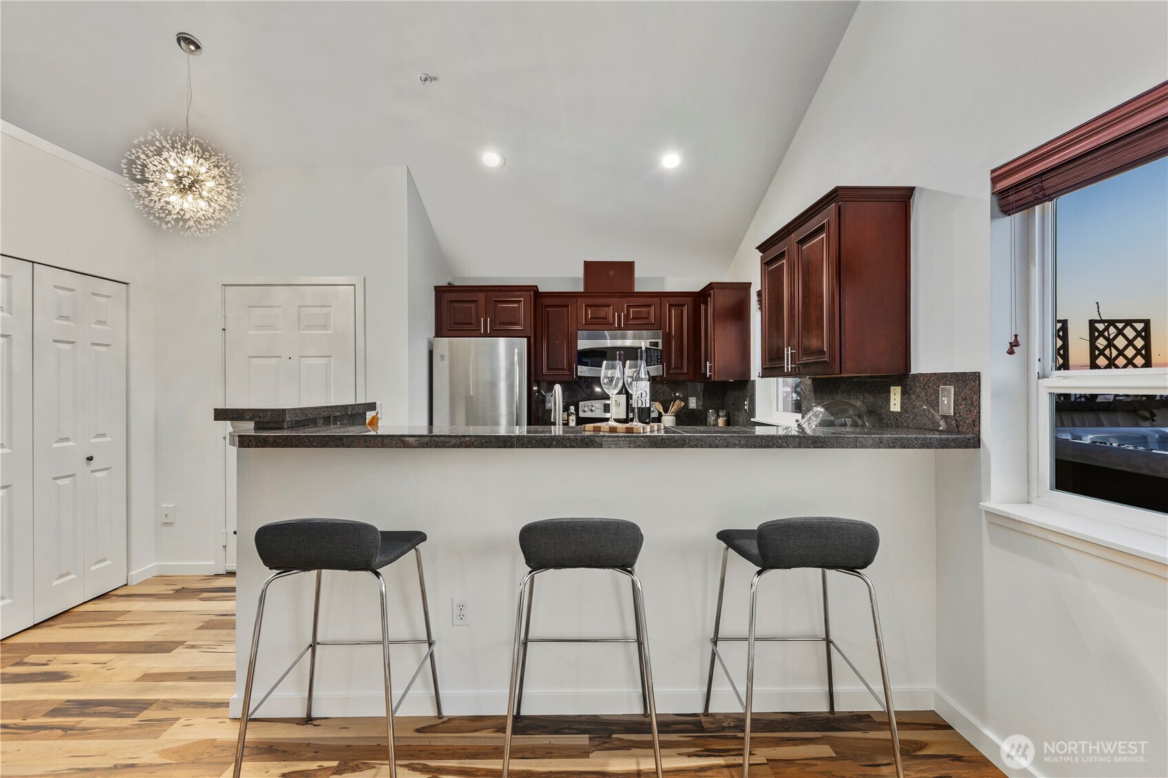 524 6th Avenue W Seattle WA 98119