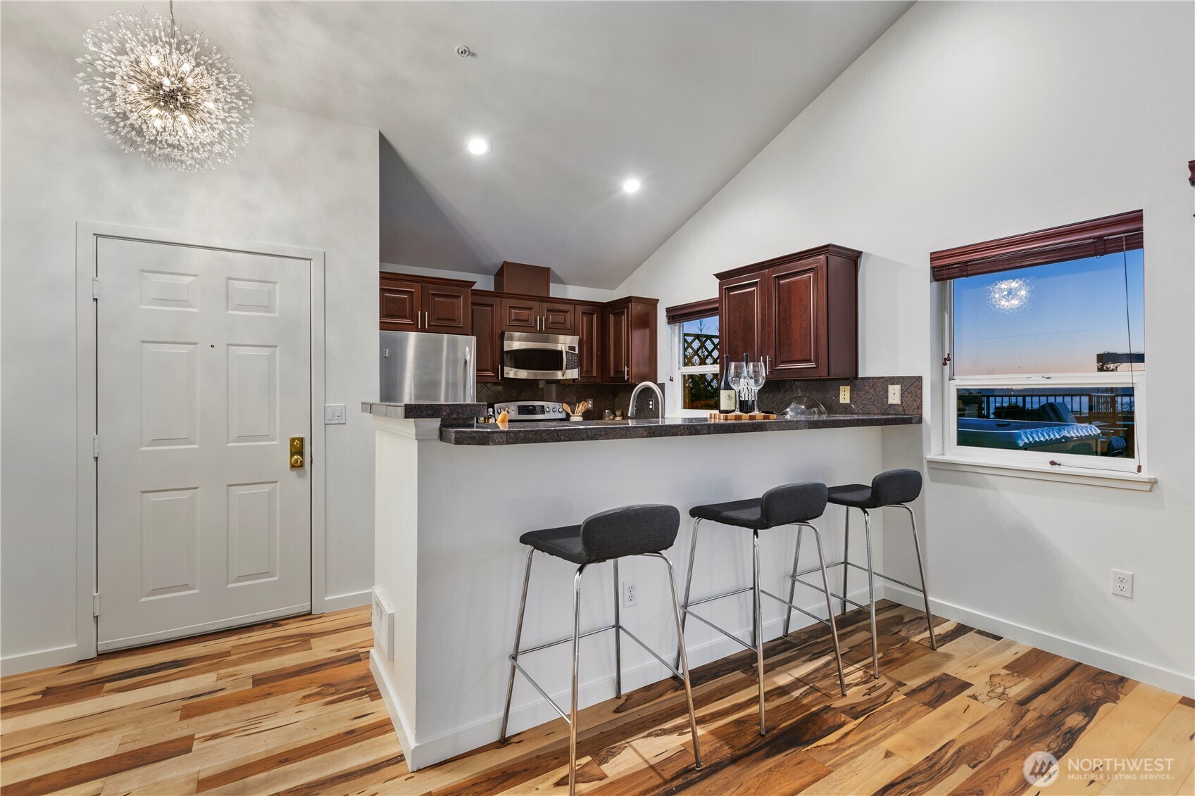 524 6th Avenue W Seattle WA 98119