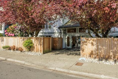 13717 Linden Avenue N Seattle WA 98133