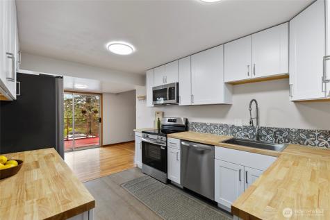 3041 24th Avenue W Seattle WA 98199