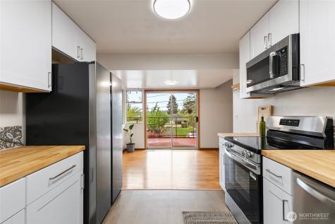 3041 24th Avenue W Seattle WA 98199
