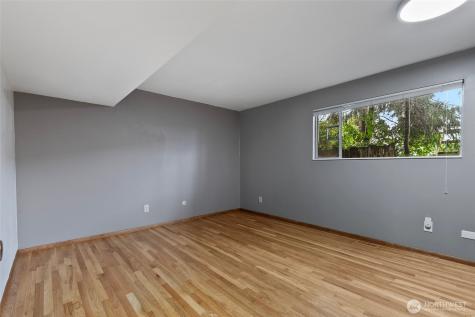 3041 24th Avenue W Seattle WA 98199