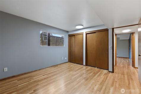 3041 24th Avenue W Seattle WA 98199