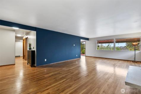 3041 24th Avenue W Seattle WA 98199