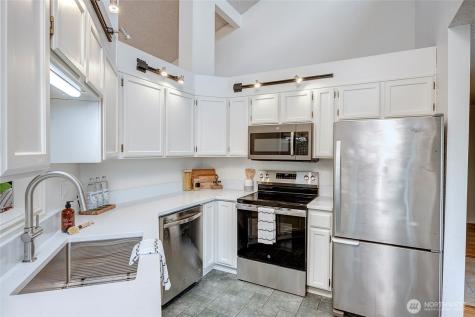 1809 N 107th Street Seattle WA 98133