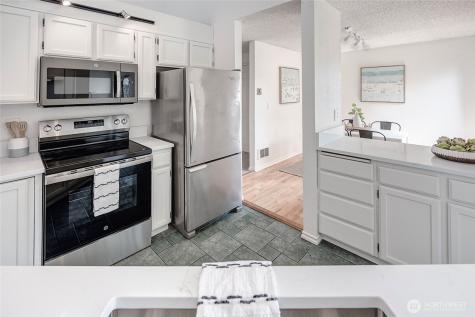 1809 N 107th Street Seattle WA 98133
