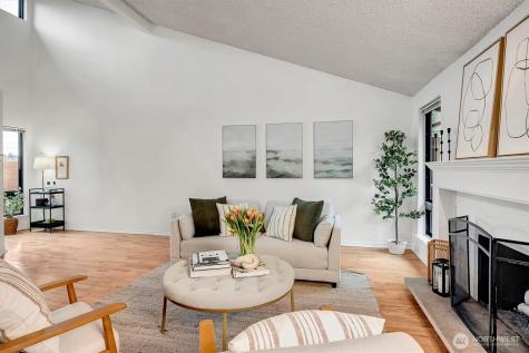 1809 N 107th Street Seattle WA 98133
