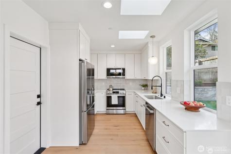 20205 5th Avenue NW Shoreline WA 98177