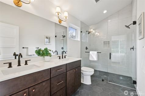 20205 5th Avenue NW Shoreline WA 98177