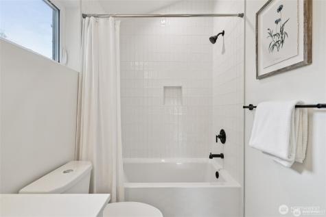 20205 5th Avenue NW Shoreline WA 98177