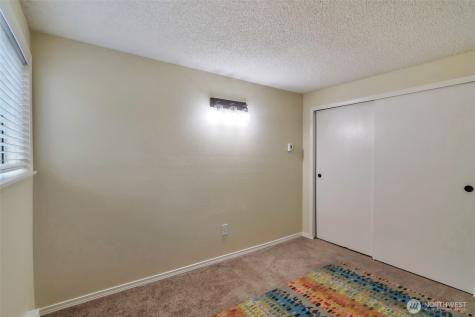 19115 Ballinger Way NE Lake Forest Park WA 98155