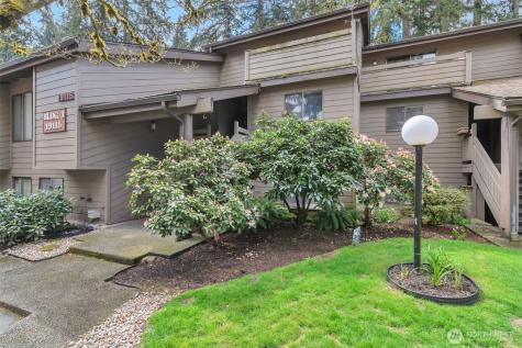 19115 Ballinger Way NE Lake Forest Park WA 98155