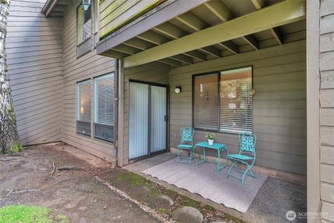 19115 Ballinger Way NE Lake Forest Park WA 98155