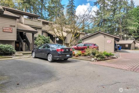19115 Ballinger Way NE Lake Forest Park WA 98155