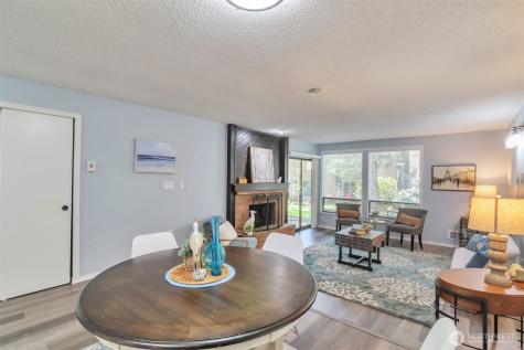 19115 Ballinger Way NE Lake Forest Park WA 98155