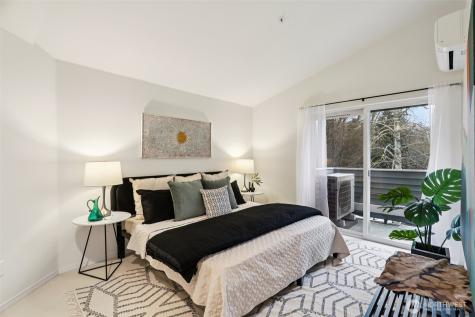 9242 Woodlawn Avenue N Seattle WA 98103