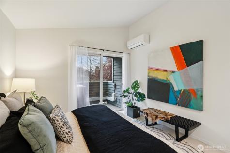9242 Woodlawn Avenue N Seattle WA 98103