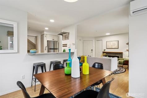 9242 Woodlawn Avenue N Seattle WA 98103