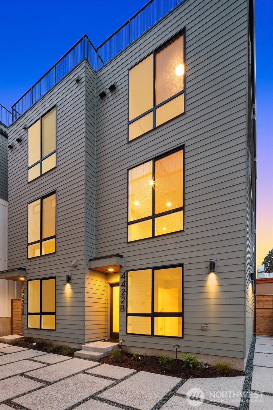 4419 2nd Avenue NE Seattle WA 98105
