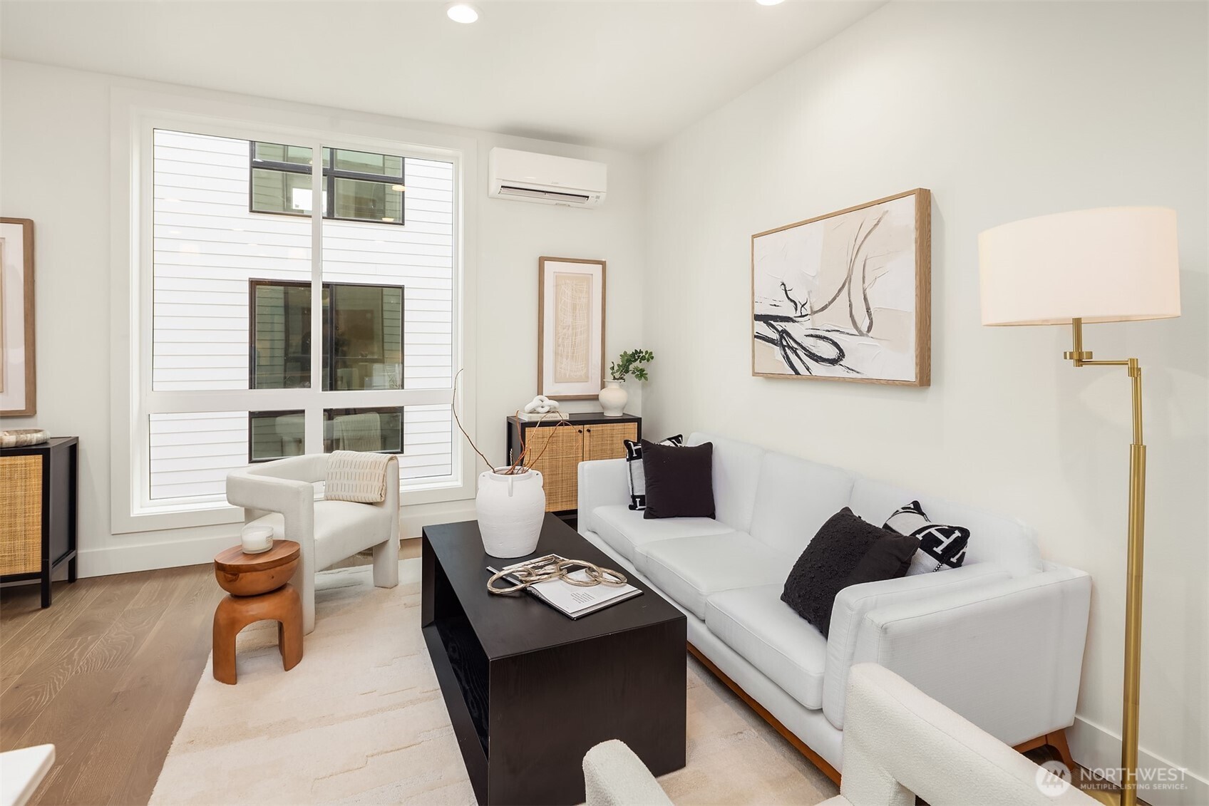 4419 2nd Avenue NE Seattle WA 98105