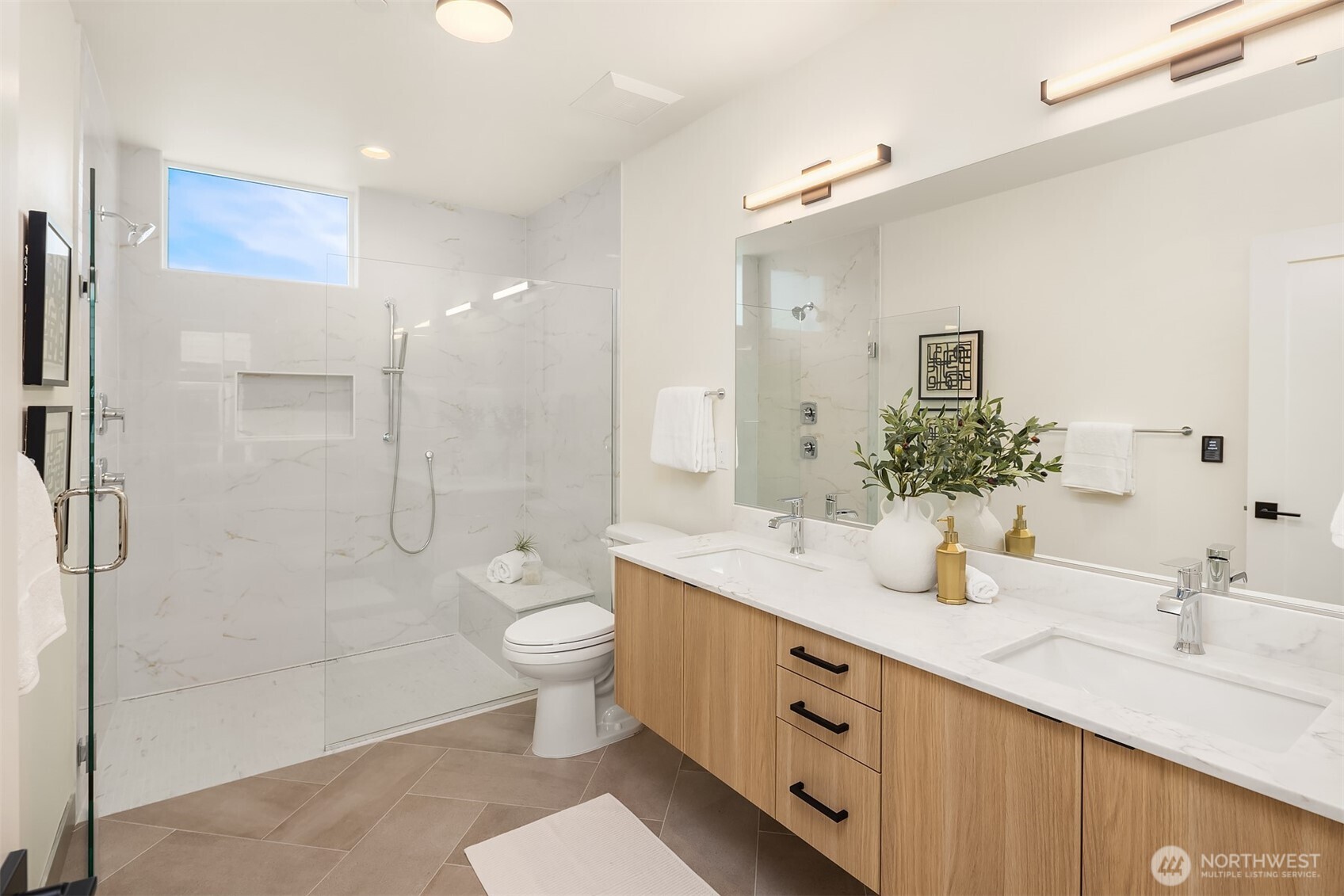 4419 2nd Avenue NE Seattle WA 98105