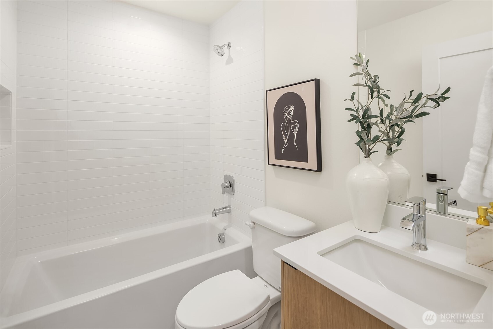 4419 2nd Avenue NE Seattle WA 98105