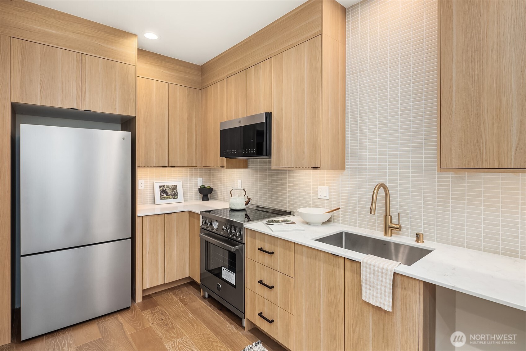 4419 2nd Avenue NE Seattle WA 98105