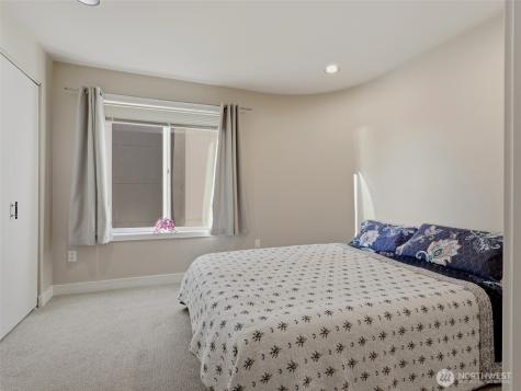 601 W Mercer Place Seattle WA 98119