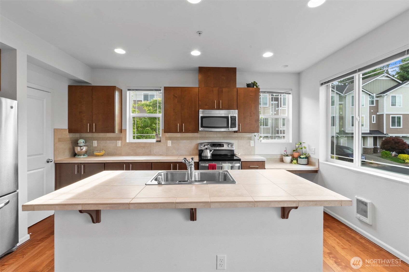 15720 Manor Way Lynnwood WA 98087