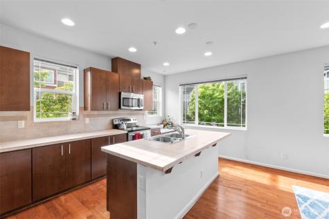 15720 Manor Way Lynnwood WA 98087