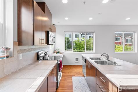 15720 Manor Way Lynnwood WA 98087
