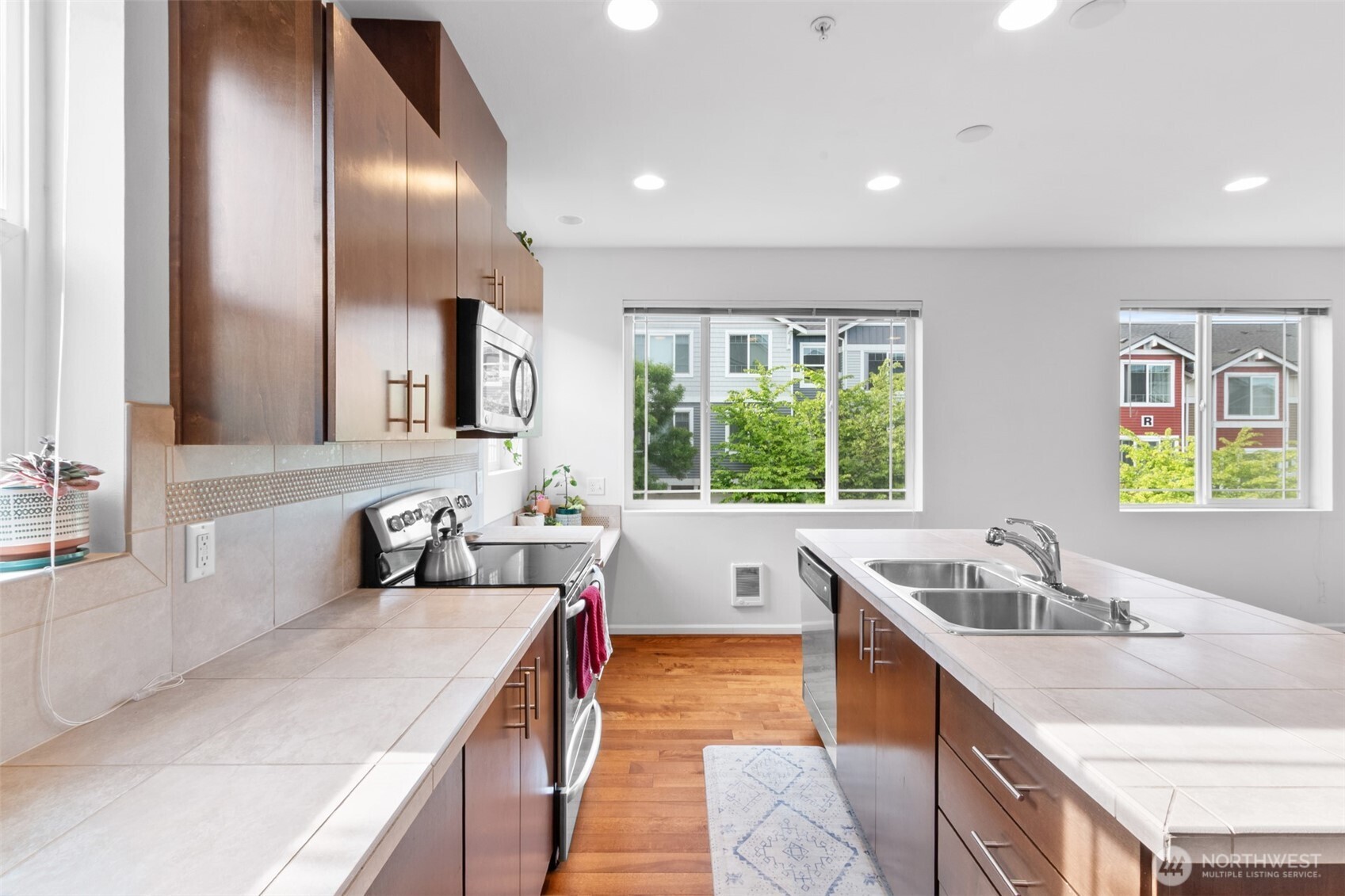 15720 Manor Way Lynnwood WA 98087