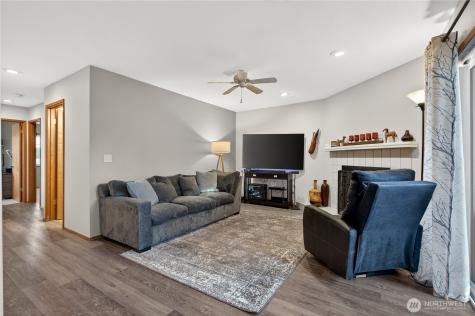 4118 212th Street SW Mountlake Terrace WA 98043