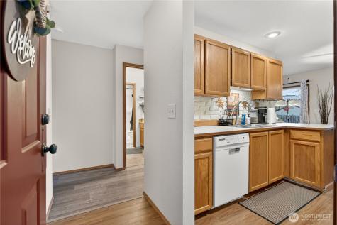 4118 212th Street SW Mountlake Terrace WA 98043
