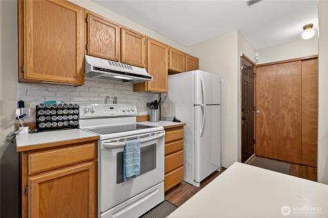 4118 212th Street SW Mountlake Terrace WA 98043