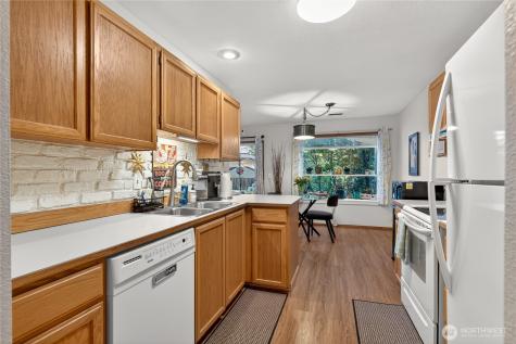 4118 212th Street SW Mountlake Terrace WA 98043