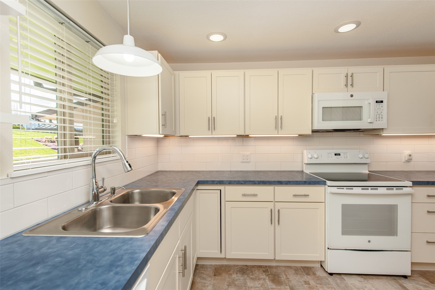 1301 S Third Avenue Sequim WA 98382