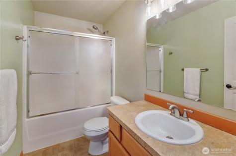 5901 111th Street Court E Puyallup WA 98373