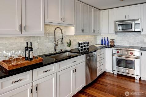 3717 Beach Drive SW Seattle WA 98116