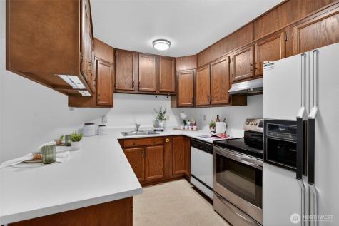6353 Sand Point Way NE Seattle WA 98115