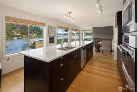 9951 Lake Washington Blvd NE Bellevue WA 98004