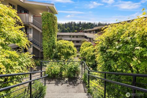 9951 Lake Washington Blvd NE Bellevue WA 98004