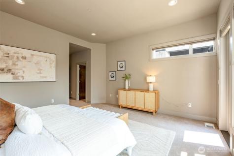 205 4th Court S Kirkland WA 98033