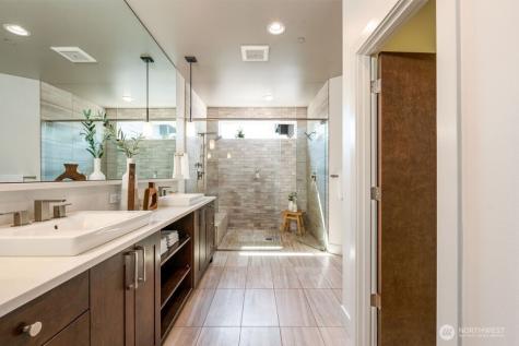 205 4th Court S Kirkland WA 98033