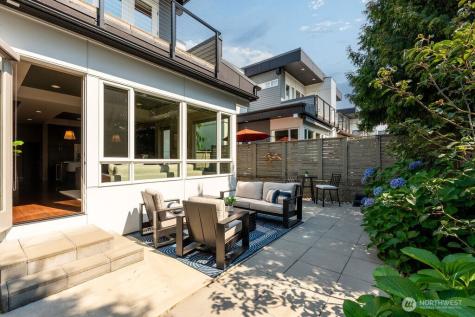 205 4th Court S Kirkland WA 98033