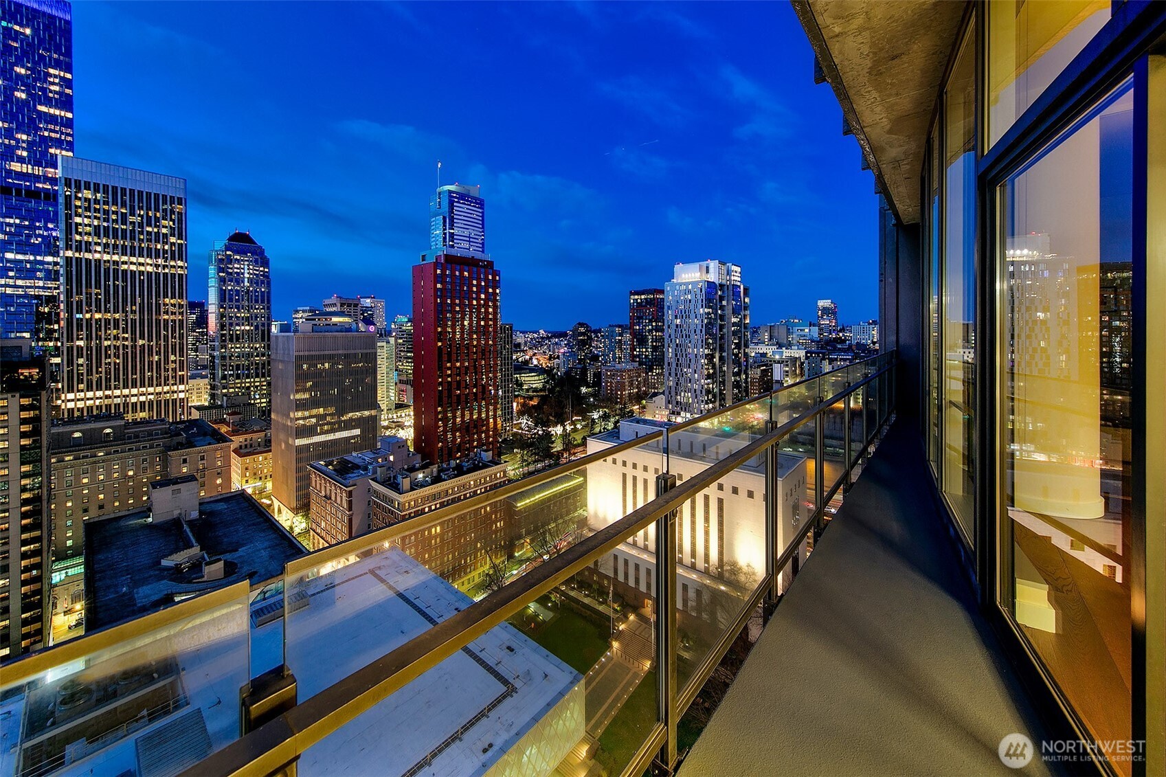 909 5th Avenue Seattle WA 98164