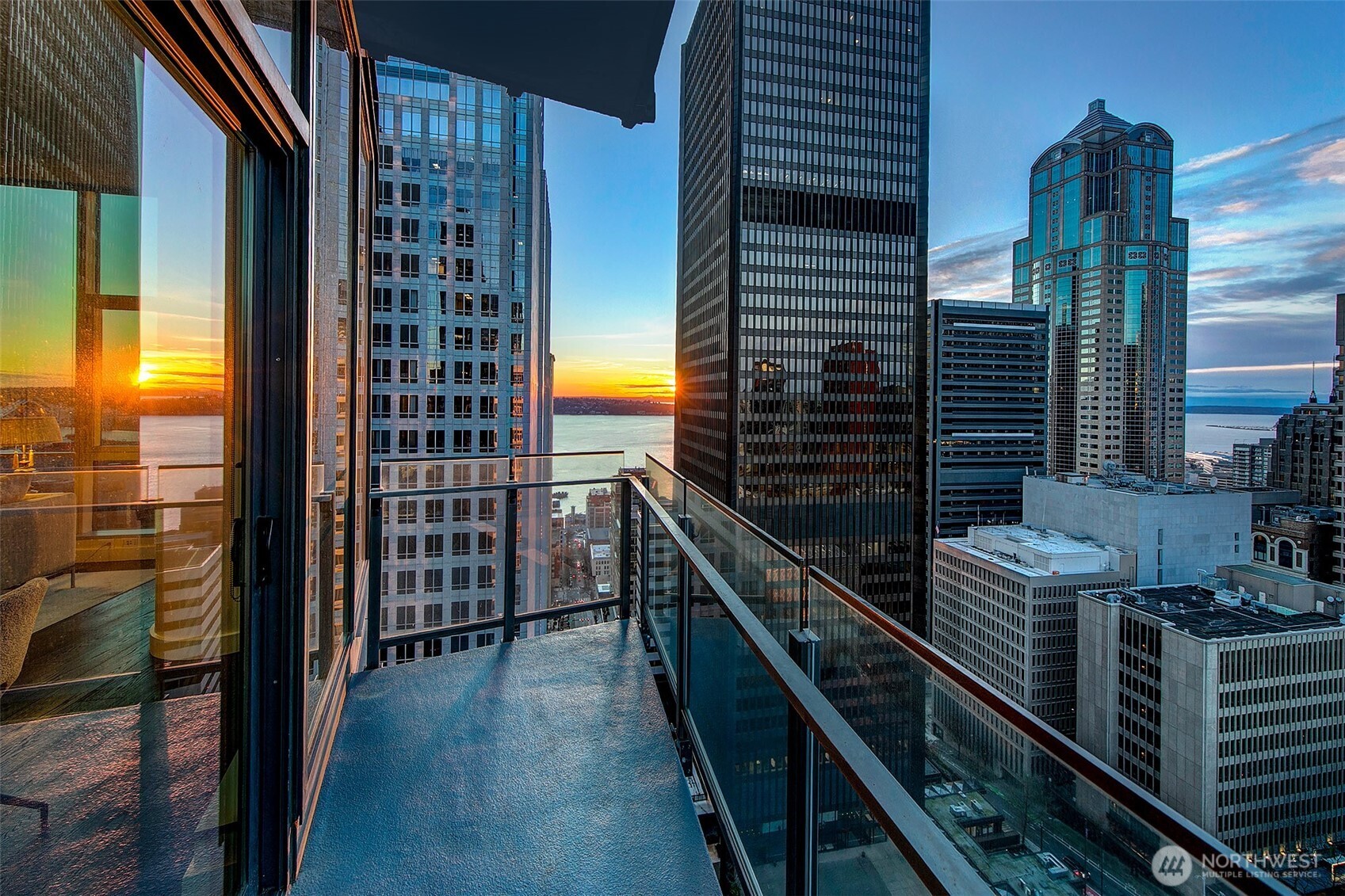 909 5th Avenue Seattle WA 98164